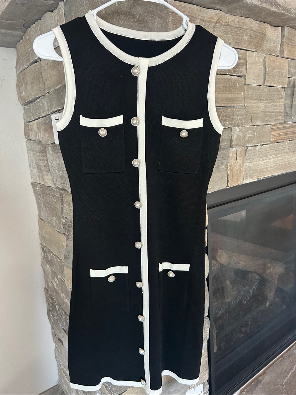 Commense Black and White  Sleeveless Button-Front Knit Dress